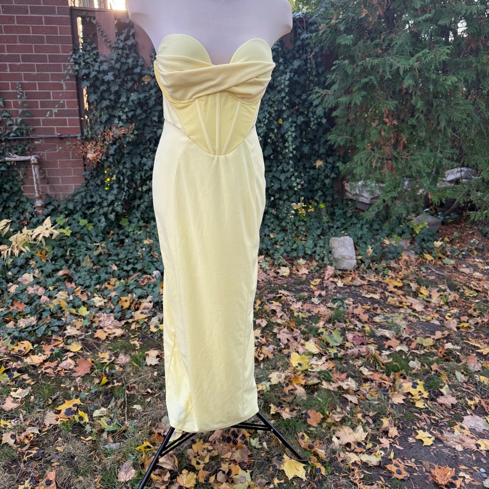 Elegant Yellow Strapless Dress